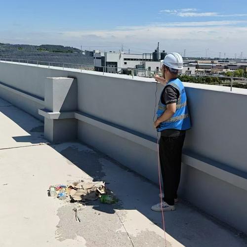雷电防护检测进行中